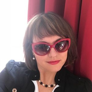 Meet your Posher, Alla